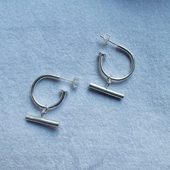 Laura Nelson Contemporary Jewellery made from recycled precious metals